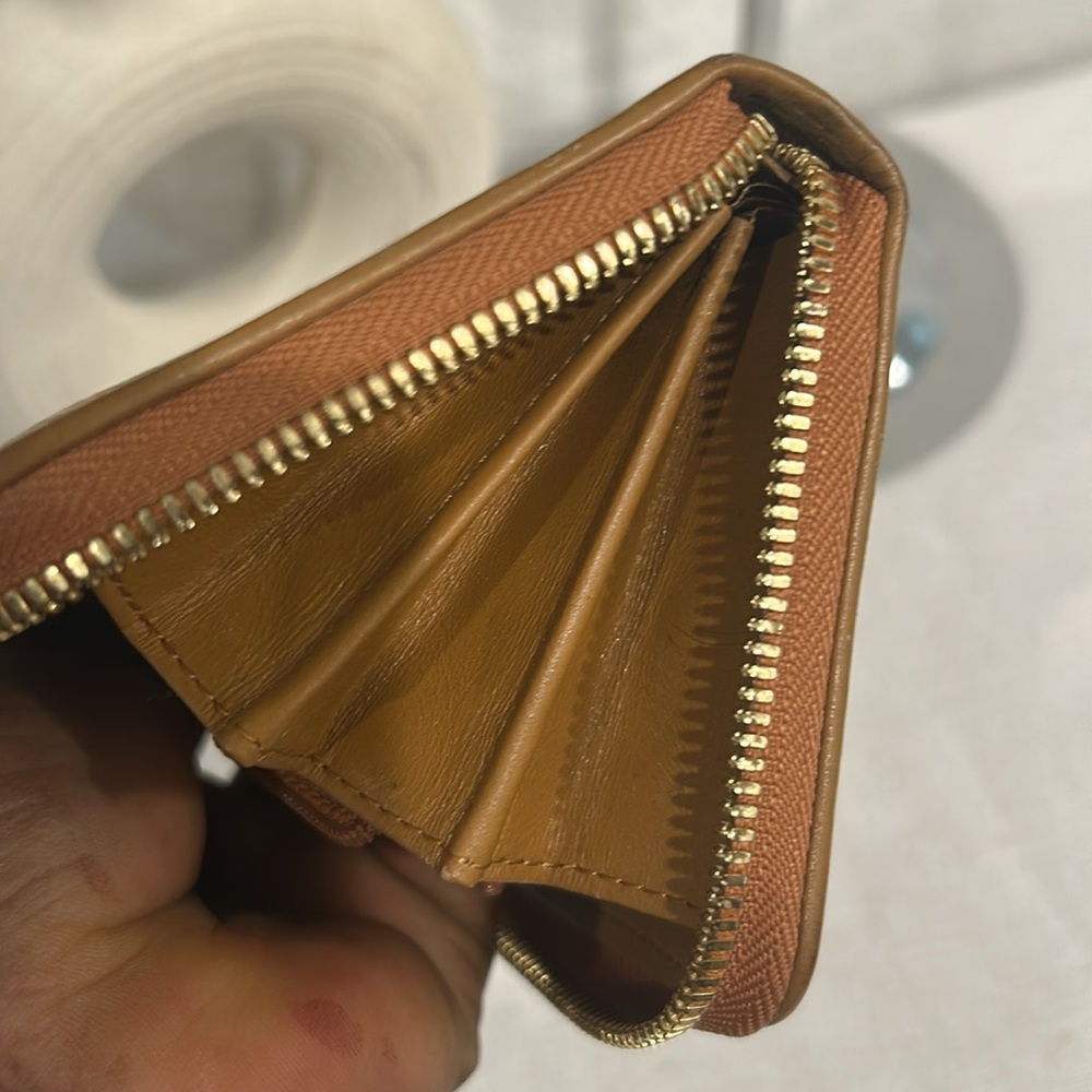 MCM zippy Wallet Multiple colors - Picture 13 of 13